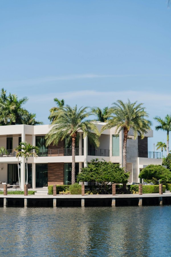 Location villa luxe en corse : séjours exclusifs et inoubliables
